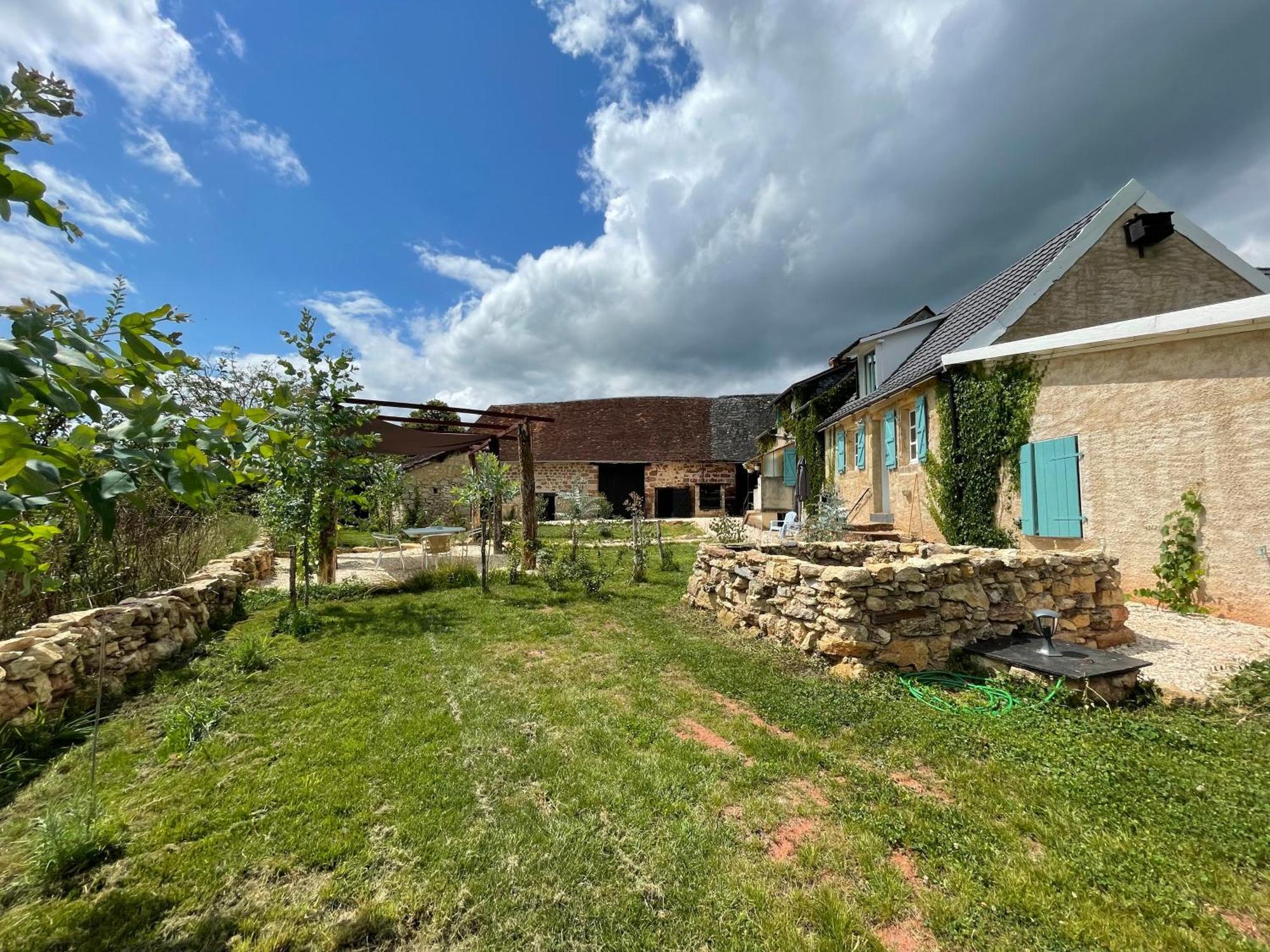 Vila La Belle Petite Ferme Rosiers De Julliac 19350 Le Bos Exteriér fotografie