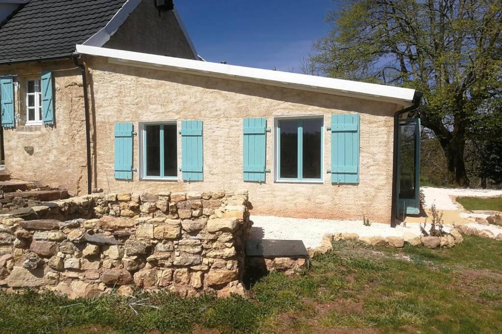 Vila La Belle Petite Ferme Rosiers De Julliac 19350 Le Bos Exteriér fotografie
